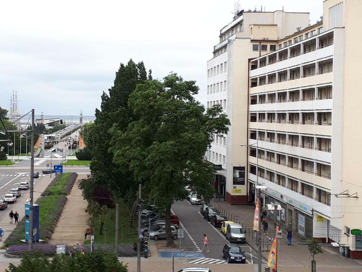 Apartament Downtown Apartment Гдиня Екстериор снимка