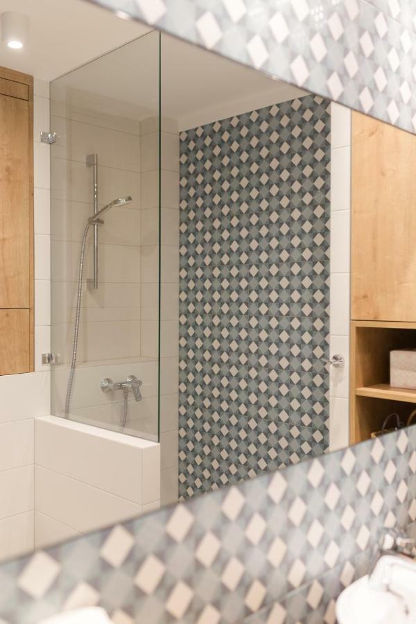 Apartament Downtown Apartment Гдиня Екстериор снимка